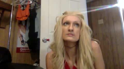 Snapshot of sailaway9694 chatting on 10/23/25, 06:39 PupTwink online show from 10/23/25, 06:39