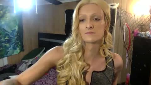 Snapshot of sailaway9694 chatting on 11/08/25, 01:22 PupTwink online show from 11/08/25, 01:22