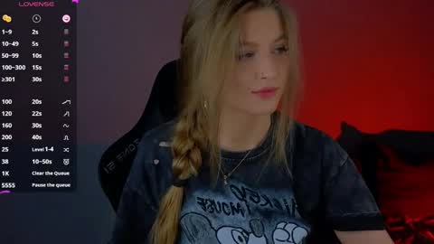 Sofia online show from 04/28/26, 11:32