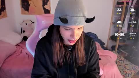 Snapshot of sailorbunnystar chatting on 10/09/25, 08:29 Rose online show from 10/09/25, 08:29