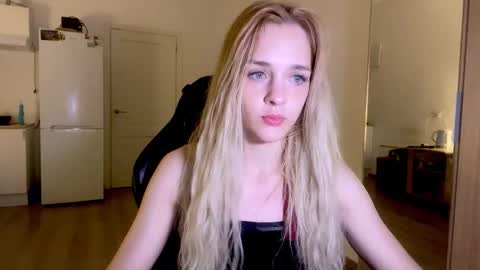 Snapshot of sailormoon666_ chatting on 10/06/25, 11:02 Sofia online show from 10/06/25, 11:02