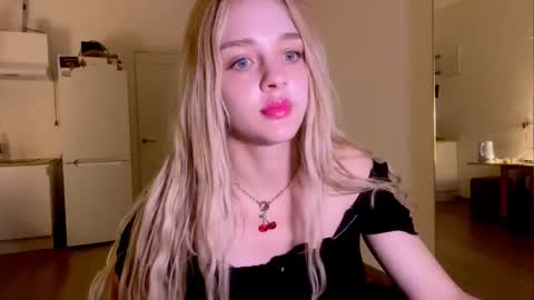 Snapshot of sailormoon666_ chatting on 12/03/25, 12:40 Sofia online show from 12/03/25, 12:40