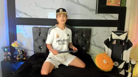 Juan online show from 12/17/25, 05:57