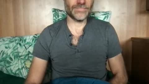 saint009 online show from 10/15/25, 11:43