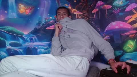 Snapshot of saint_boyy chatting on 01/31/25, 09:59 saint boy online show from 01/31/25, 09:59