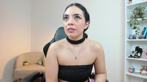 Snapshot of sakura_harper chatting on 02/05/25, 08:11 Sakura Harper online show from 02/05/25, 08:11