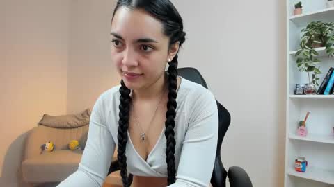 Snapshot of sakura_harper chatting on 03/01/25, 05:42 Sakura Harper online show from 03/01/25, 05:42