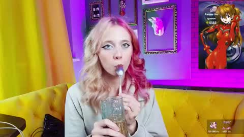 Snapshot of sakurabliss chatting on 10/13/25, 05:02 sakurabliss online show from 10/13/25, 05:02