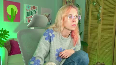 Snapshot of sakurabliss chatting on 11/04/25, 05:01 sakurabliss online show from 11/04/25, 05:01