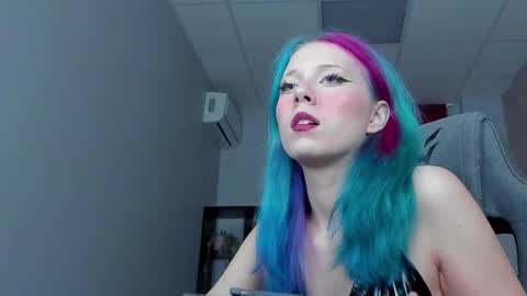 Snapshot of sakurabliss chatting on 11/08/25, 05:45 sakurabliss online show from 11/08/25, 05:45