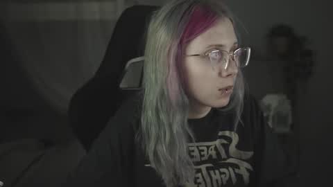 Snapshot of sakurabliss chatting on 11/24/25, 10:04 sakurabliss online show from 11/24/25, 10:04