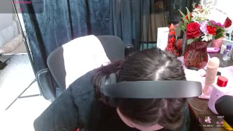 salacious_bunny online show from 02/15/26, 07:43