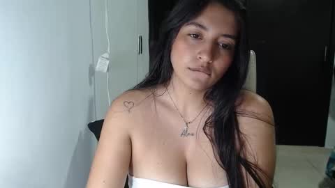 saliha online show from 04/25/26, 04:48