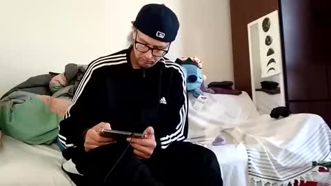 salis1981 online show from 02/10/25, 06:24