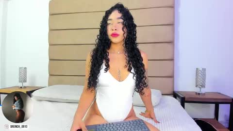 Snapshot of sally_rosses chatting on 09/15/25, 12:05 sally rosses online show from 09/15/25, 12:05