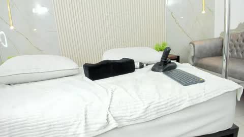 Snapshot of sally_rosses chatting on 12/13/25, 07:53 sally rosses online show from 12/13/25, 07:53