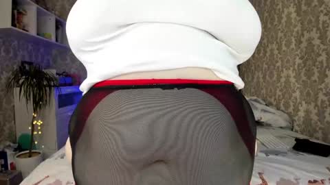 Snapshot of salma_queen chatting on 12/25/24, 03:49 SalmaRoth online show from 12/25/24, 03:49