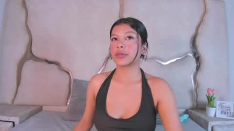 salmaportman_ online show from 08/04/26, 04:15