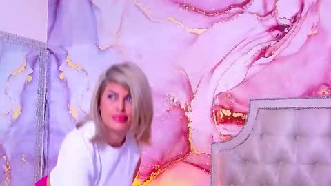 SalmaRoze online show from 11/25/25, 05:51