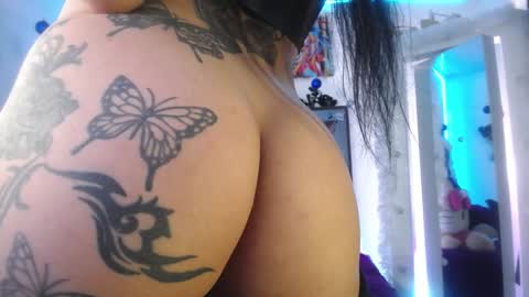 Snapshot of salo_hot01 chatting on 12/17/24, 10:32 SALO HOT online show from 12/17/24, 10:32