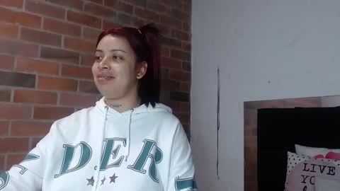 Snapshot of salome__hills chatting on 03/07/25, 08:55 online show from 03/07/25, 08:55