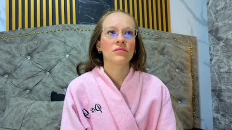 salome_cruxx online show from 04/02/26, 12:14