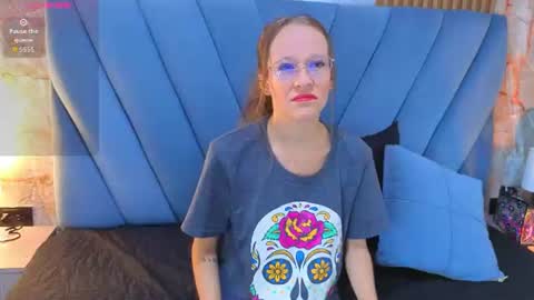 Snapshot of salome_cruxx chatting on 06/23/26, 12:03 salome_cruxx online show from 06/23/26, 12:03