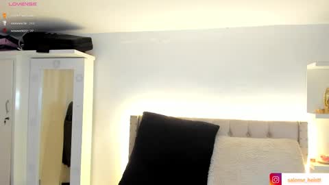 sara online show from 02/11/25, 03:29