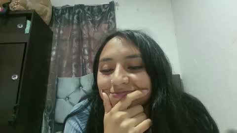salome_parra21 online show from 11/04/25, 09:47