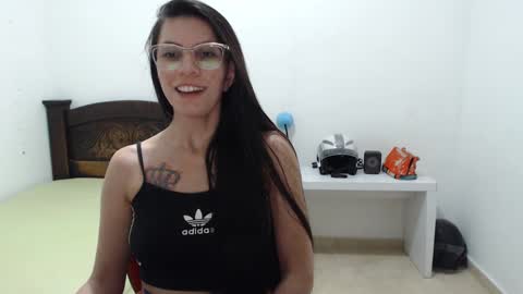Snapshot of salome_sweet4_ chatting on 01/31/25, 11:35 salome online show from 01/31/25, 11:35
