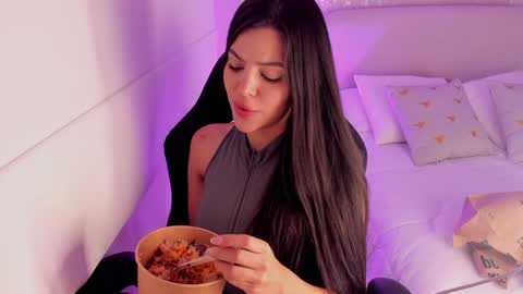 Snapshot of salomee_11 chatting on 01/12/25, 07:53 salo online show from 01/12/25, 07:53