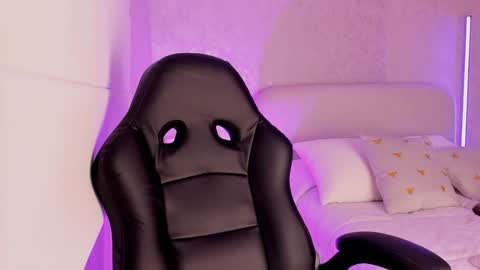 Snapshot of salomee_11 chatting on 02/02/25, 05:10 salo online show from 02/02/25, 05:10