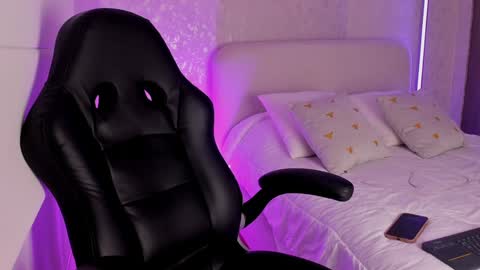 Snapshot of salomee_11 chatting on 02/04/25, 03:00 salo online show from 02/04/25, 03:00