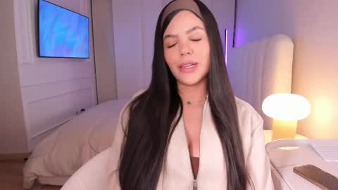 Snapshot of salomee_11 chatting on 10/29/25, 12:35 salo online show from 10/29/25, 12:35