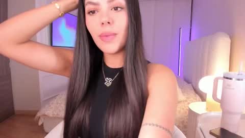 Snapshot of salomee_11 chatting on 10/31/25, 01:28 salo online show from 10/31/25, 01:28