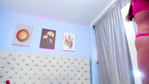 Snapshot of salomee_foxx_ chatting on 02/14/25, 09:53 Salome online show from 02/14/25, 09:53