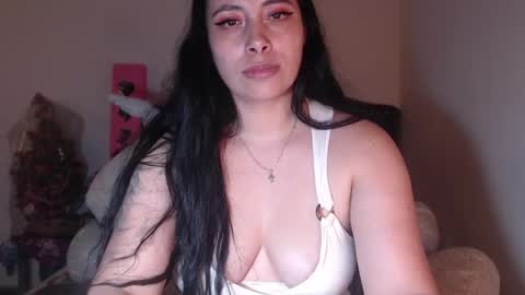 Snapshot of salomefox2 chatting on 02/03/25, 07:07 yenny online show from 02/03/25, 07:07