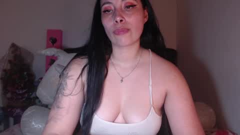 Snapshot of salomefox2 chatting on 02/11/25, 04:22 yenny online show from 02/11/25, 04:22