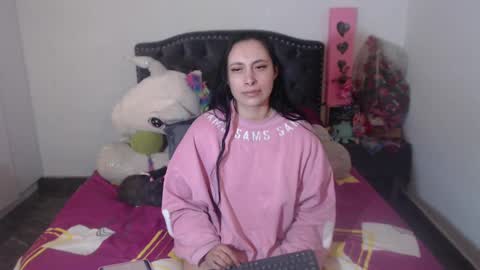 Snapshot of salomefox2 chatting on 11/18/25, 04:28 yenny online show from 11/18/25, 04:28