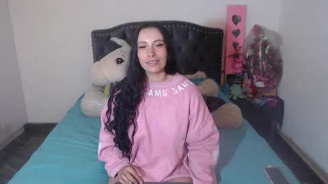 yenny online show from 12/22/25, 04:09