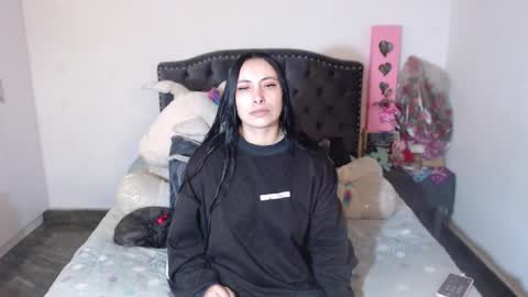 yenny online show from 02/04/26, 03:12