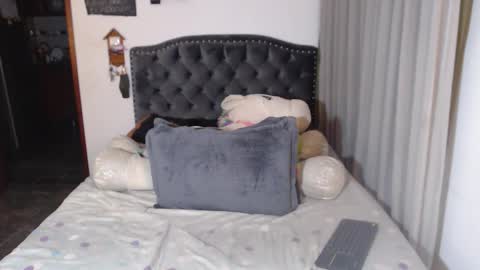 yenny online show from 03/21/26, 03:44