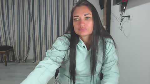 Snapshot of salomesaints chatting on 10/24/25, 02:41 salome online show from 10/24/25, 02:41