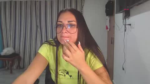 Snapshot of salomesaints chatting on 11/25/25, 12:43 salome online show from 11/25/25, 12:43