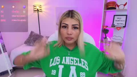 Snapshot of saloomee__ chatting on 01/20/25, 11:56 SALOME online show from 01/20/25, 11:56