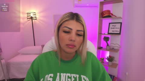 Snapshot of saloomee__ chatting on 02/08/25, 11:01 SALOME online show from 02/08/25, 11:01