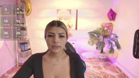 Snapshot of saloomee__ chatting on 10/06/25, 10:56 SALOME online show from 10/06/25, 10:56