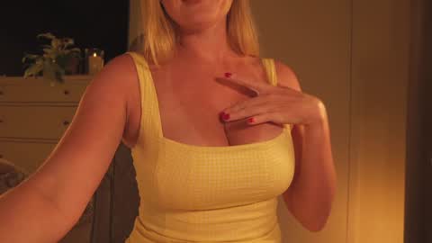 IsaBella-  online show from 02/19/26, 08:49