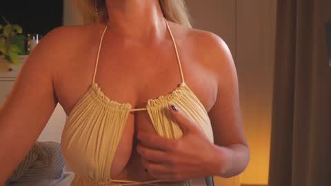 IsaBella-  online show from 03/20/26, 01:27