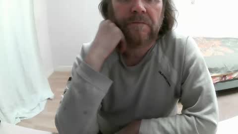 Saltimbanquier  Salt  ou  Banquier  online show from 02/17/25, 02:59